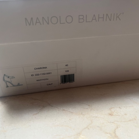 Manolo Blahnik - Picture 2 of 8